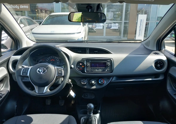 Toyota Yaris cena 43900 przebieg: 146230, rok produkcji 2018 z Praszka małe 277